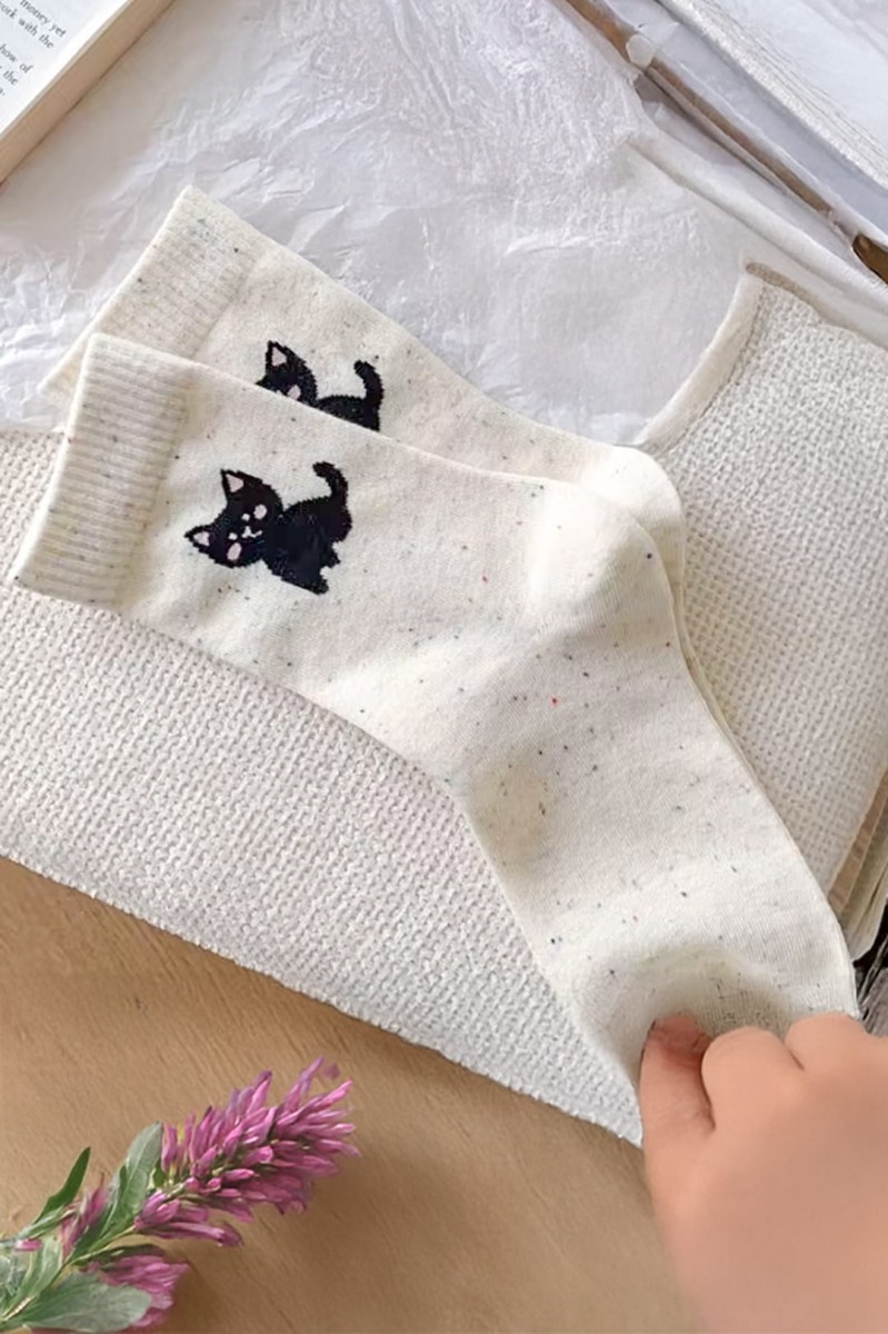 skarpetki kot sylwetka.jpg