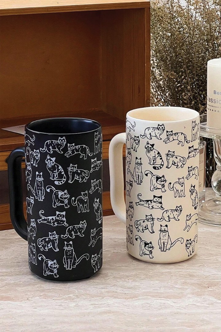 Wysoki kubek w koty ecru 420ml  