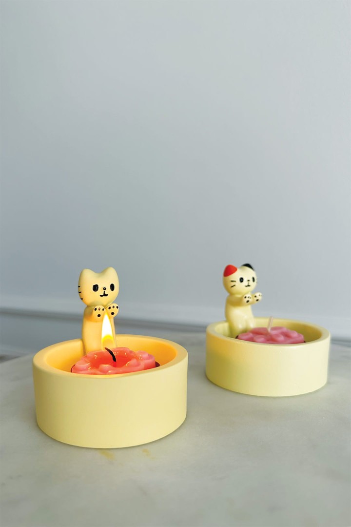 Świecznik tealight z żółtym kotkiem + pachnąca świeczka w kształcie kociej łapki