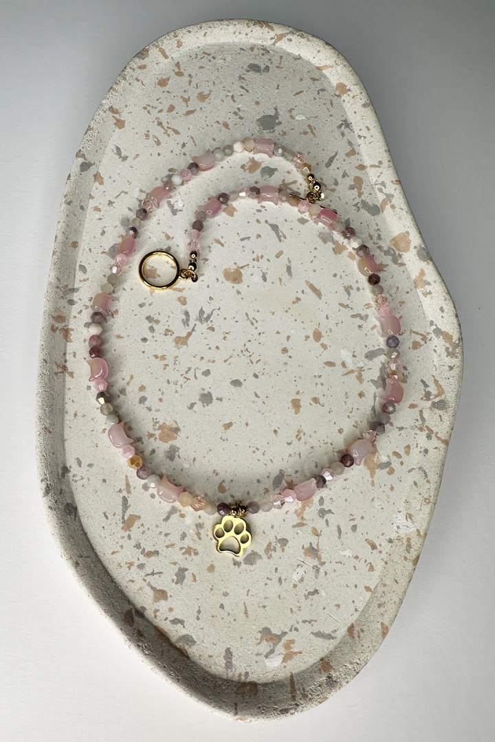 Naszyjnik handmade z różowym turmalinem i złotą łapką 