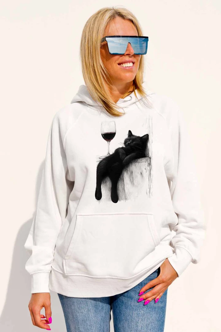 Bluza śpiący kotek przy winie