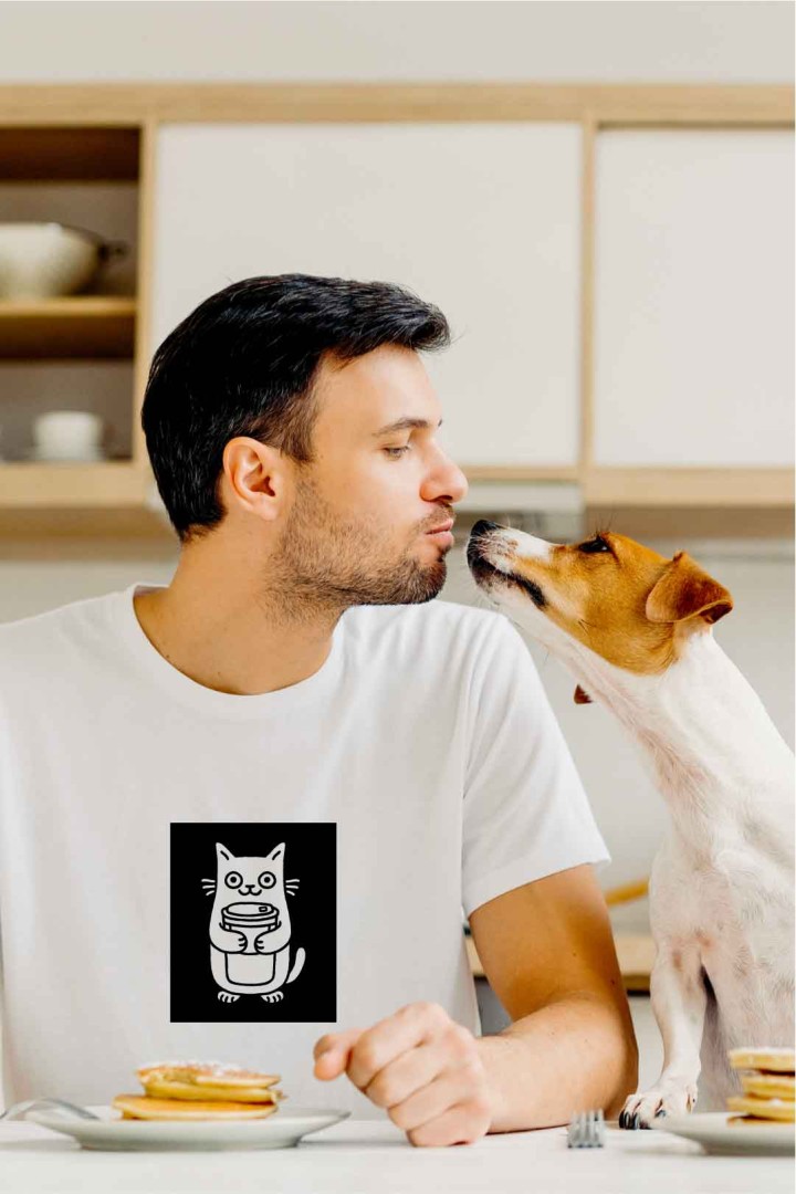 Koszulka kot z kawą